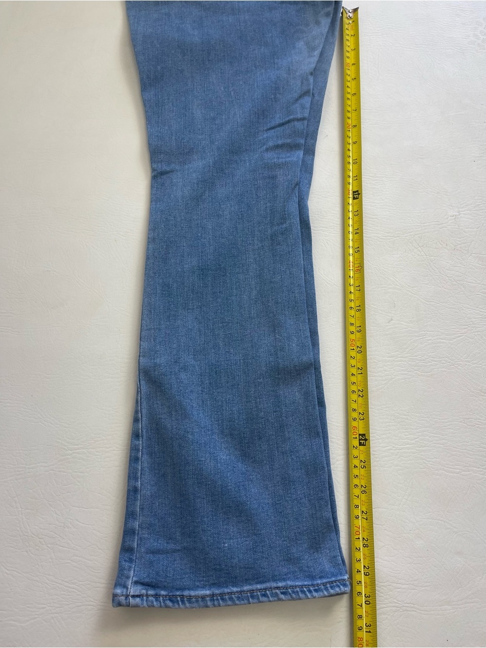 Levi’s 725 High Rise Bootcut Jeans Light Wash Stretch Women’s W32 L32 - Picture 4 of 14